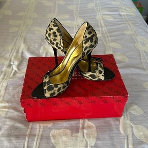 Guess heels, Size 8